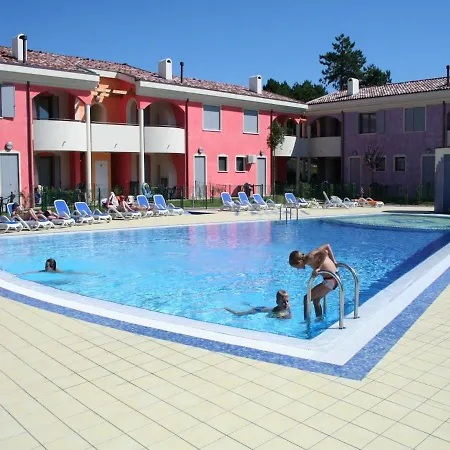 Amazing With Swimming Pool - Beahost
