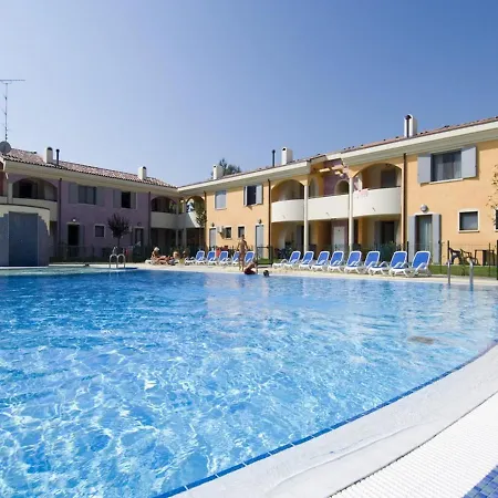 Amazing With Swimming Pool - Beahost Bibione